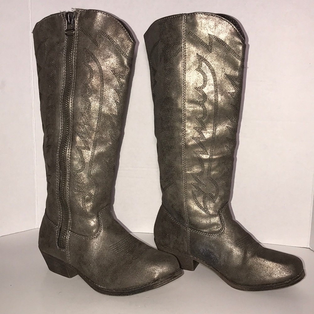 🍁Rampage gray metallic cowgirl boots
